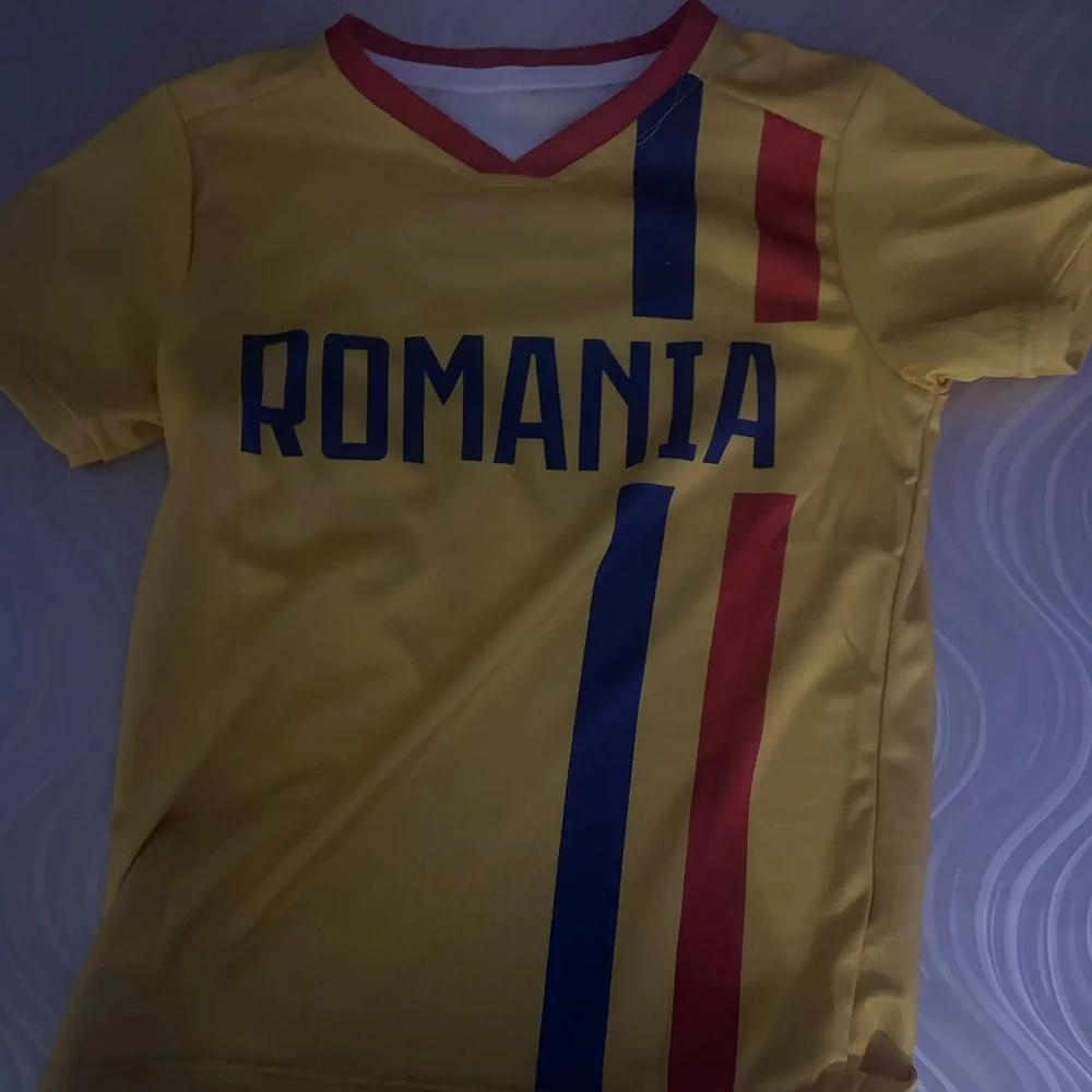 Maillot de football roumanie personnalisé, maillot de football personnalisé avec nom et numéro, vête