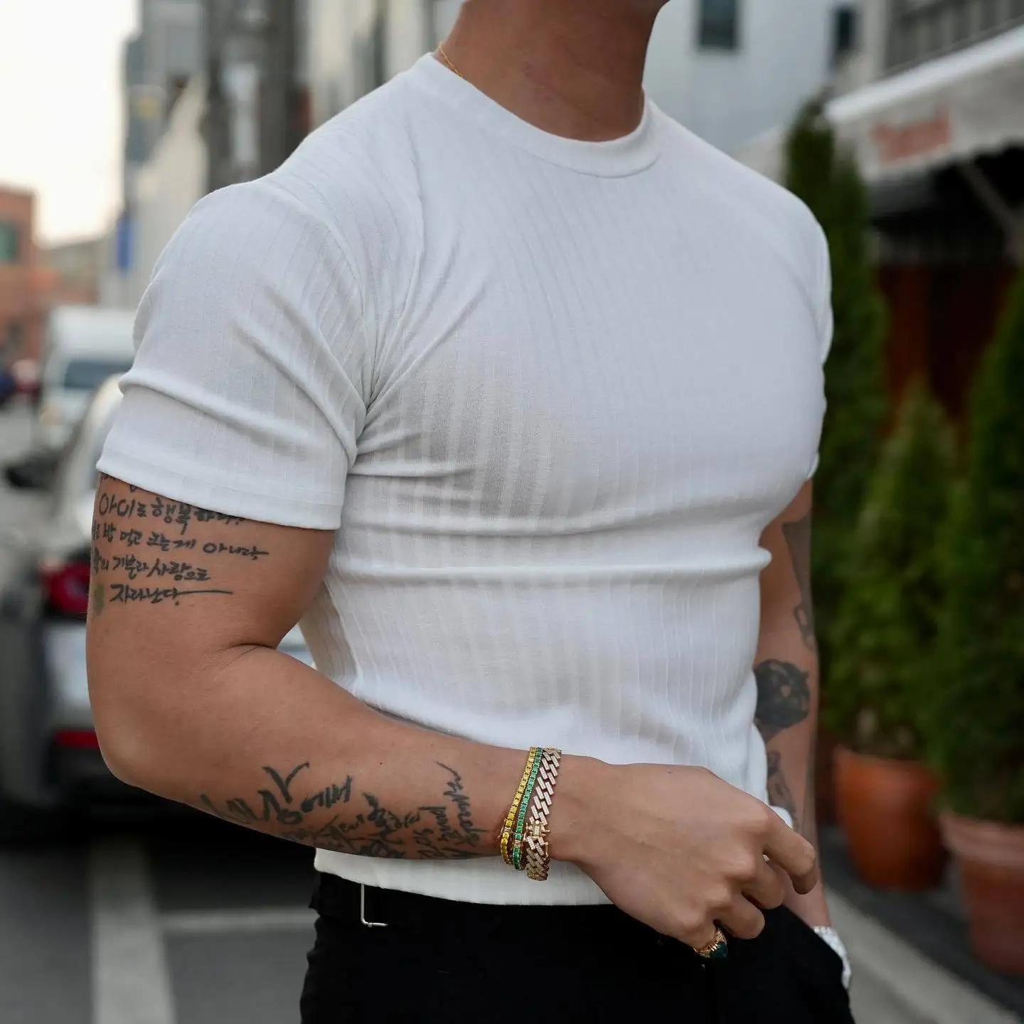T-shirt moulant à manches courtes pour hommes, haut athlétique décontracté à manches courtes, vêteme