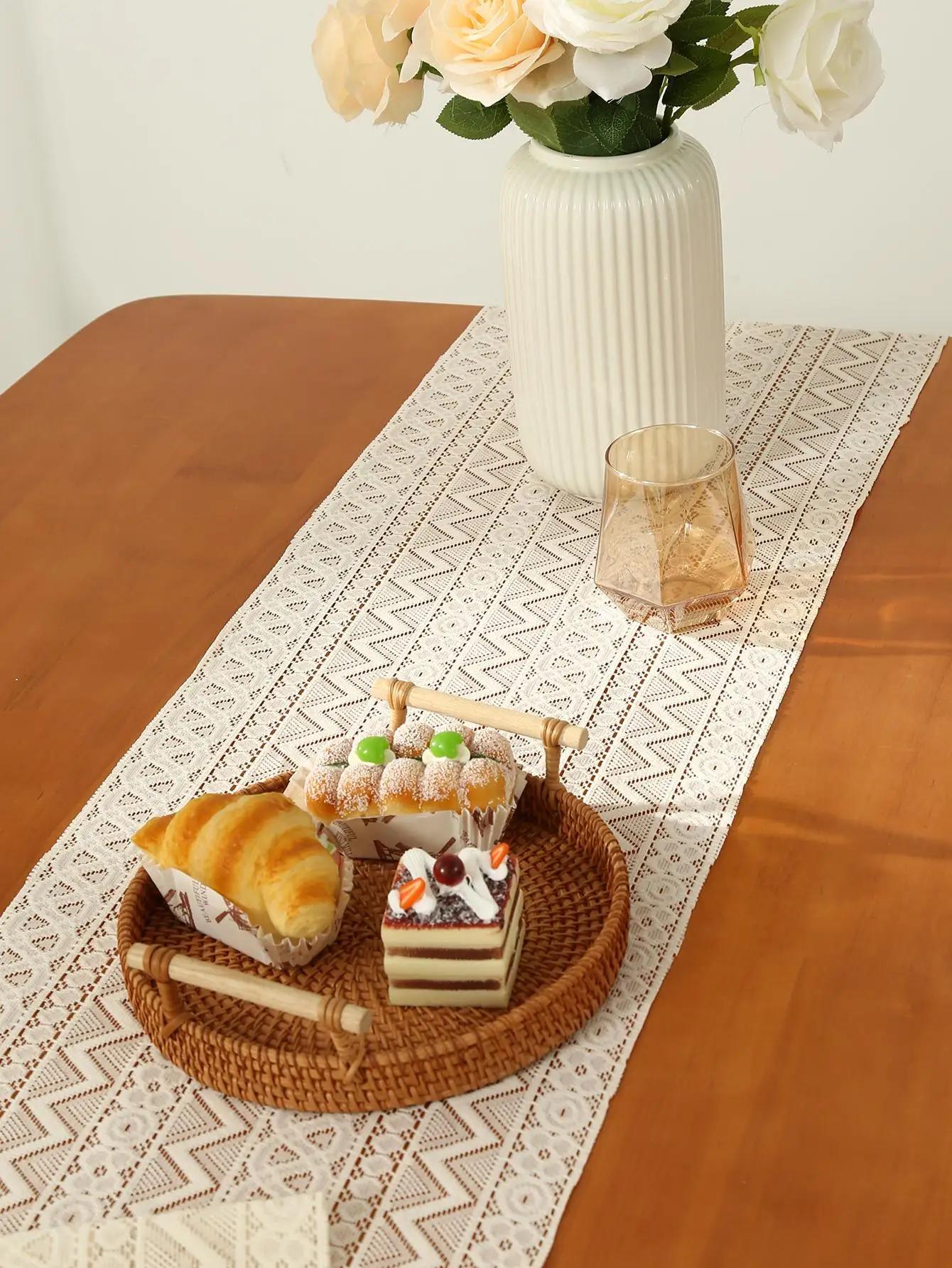 Chemin de Table Beige en dentelle et coton mélangé, tissu avec pompon pour décoration de Table basse