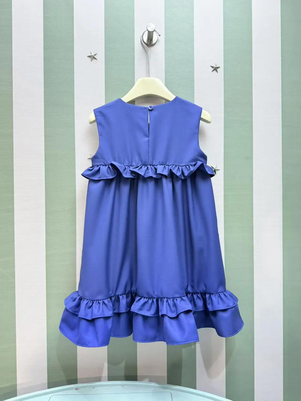 Une robe à la mode pour filles haut de gamme avec une nouvelle robe d'été à manches courtes en coton