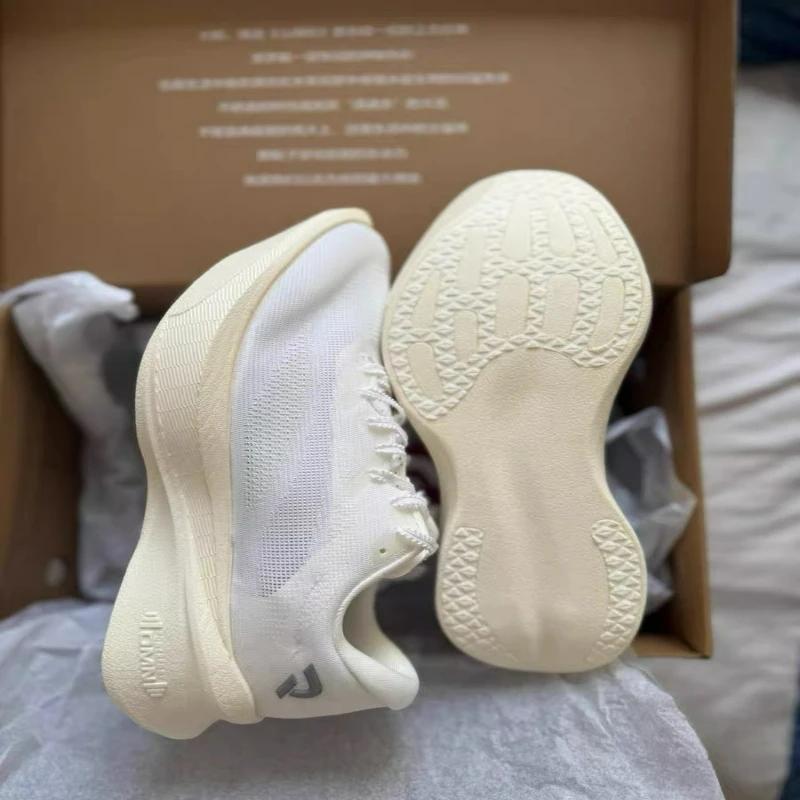 Chaussures de course professionnelles pour couples, marque de luxe, chaussures de marche et de Joggi