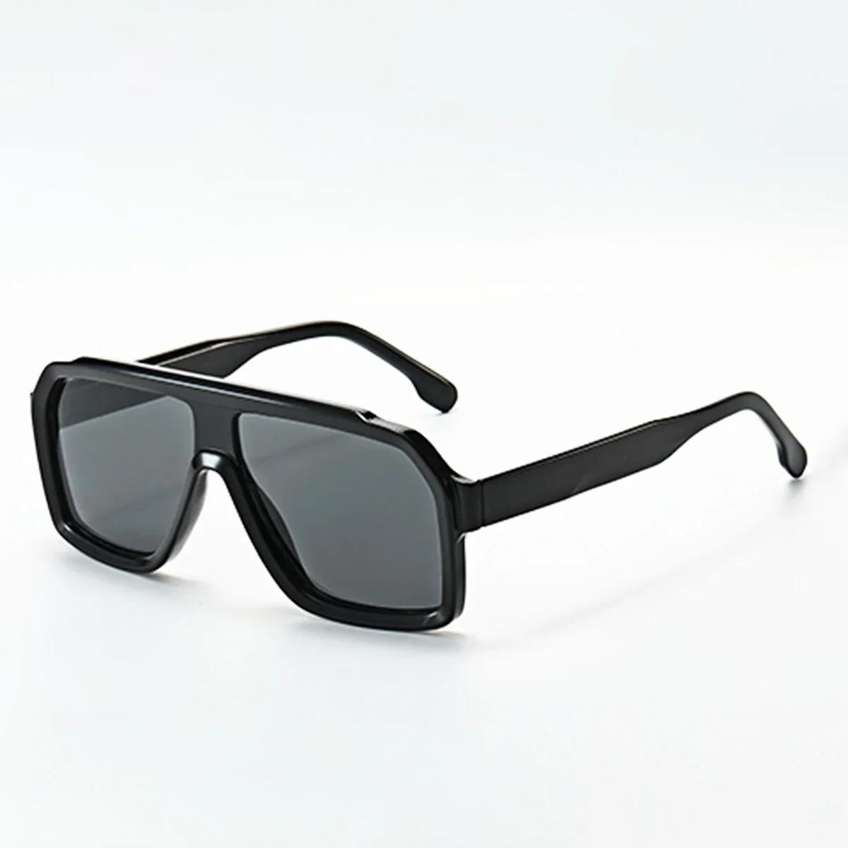 Nouvelle mode femmes marque concepteur de luxe lunettes de soleil Sexy cadre carré oeil de chat lune