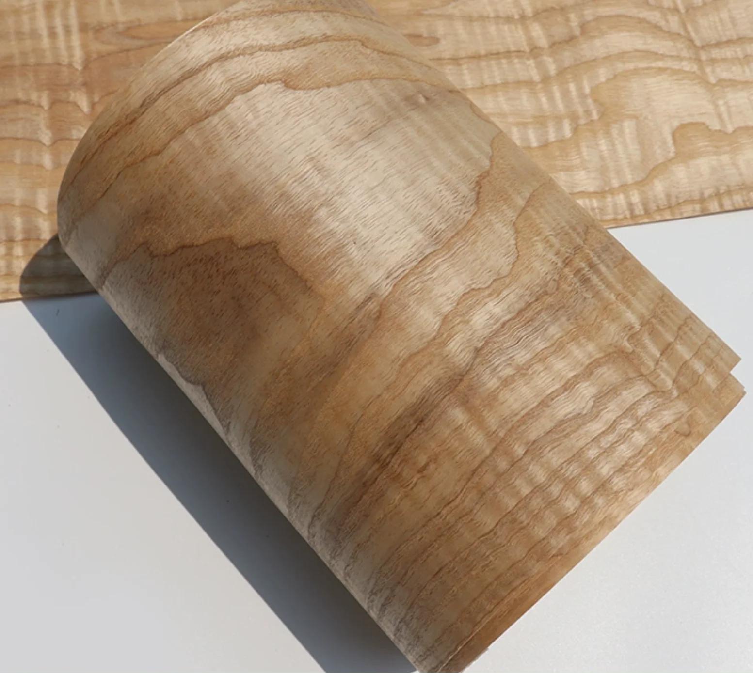 Bois à motifs mandshurica naturel, L:2.5 mètres, Largeur: 180mm, T:0.25mm, 200 000 feuilles