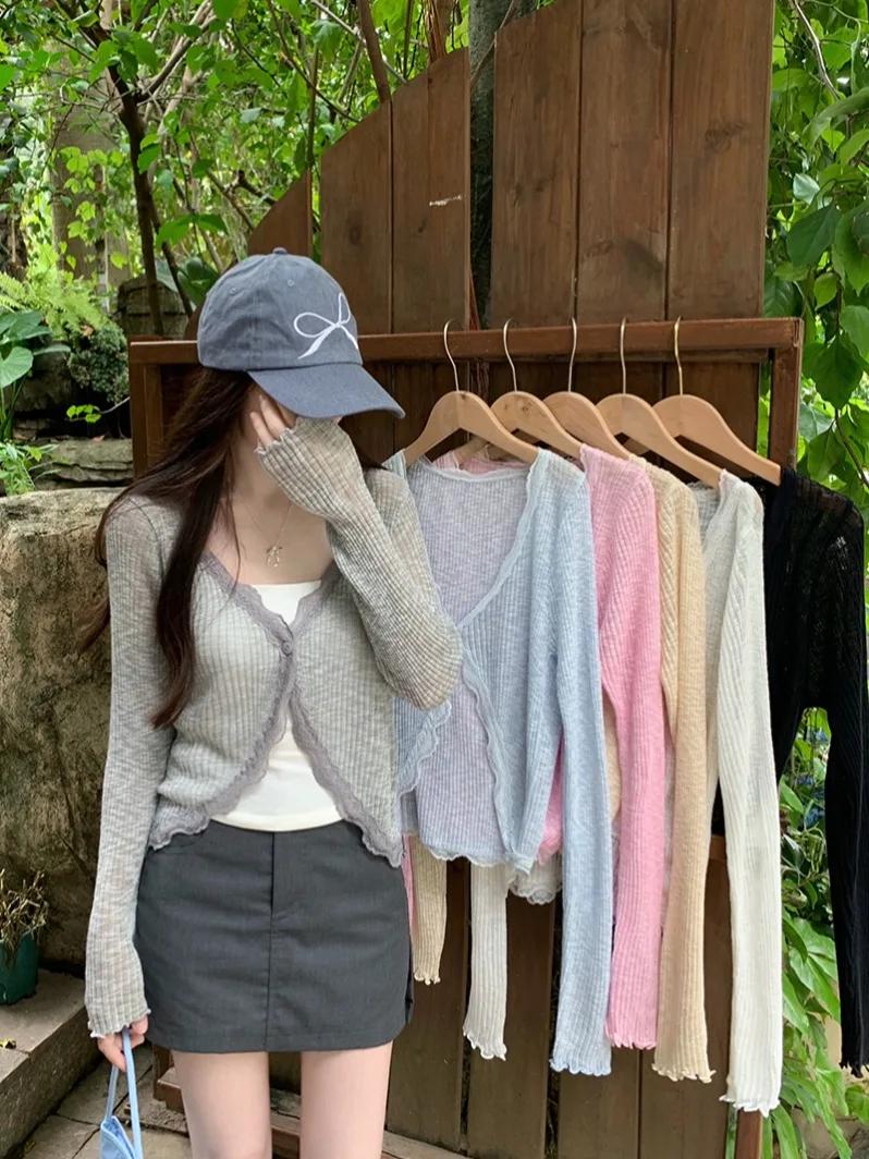 Cardigan en tricot côtelé pour femmes, garniture en dentelle, un bouton, manches longues, haut court