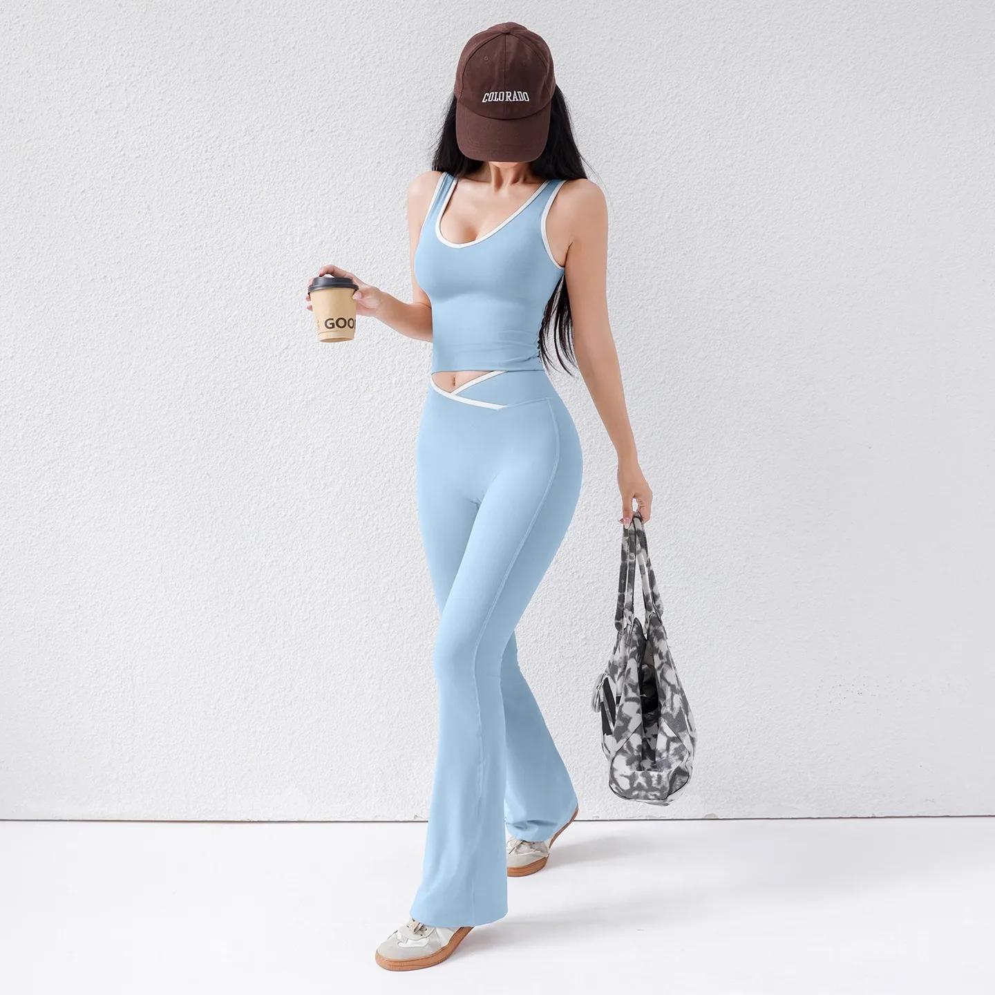 Ensemble CrossFlow pour femme : haut dos ouvert et short de 8 po avec coupe second-skin et bordure d