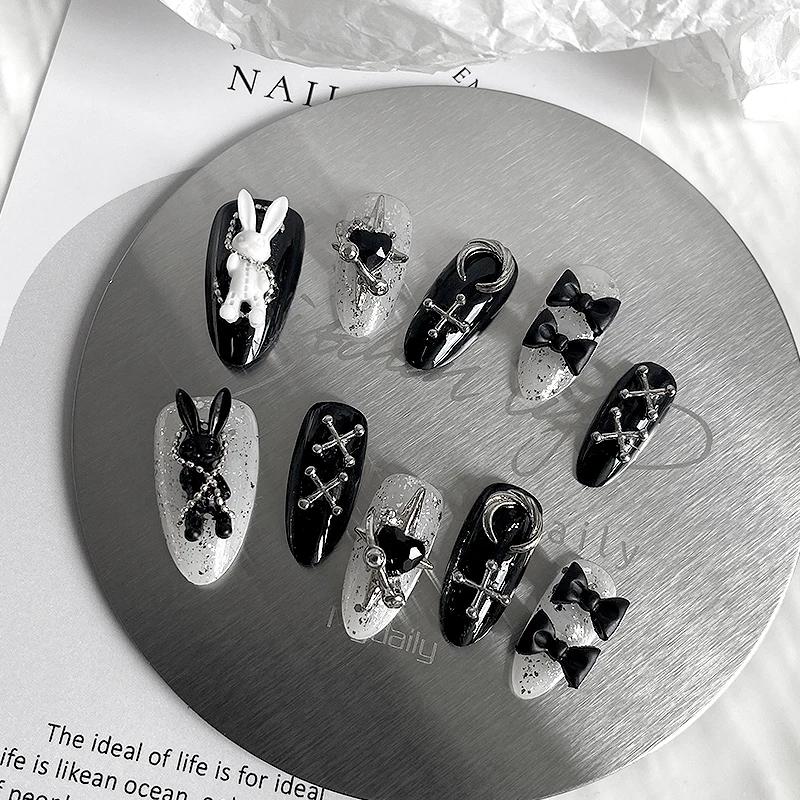Nail art en forme d'amande fait à la main, beaux faux ongles, lapin noir et blanc d'halloween, adapt