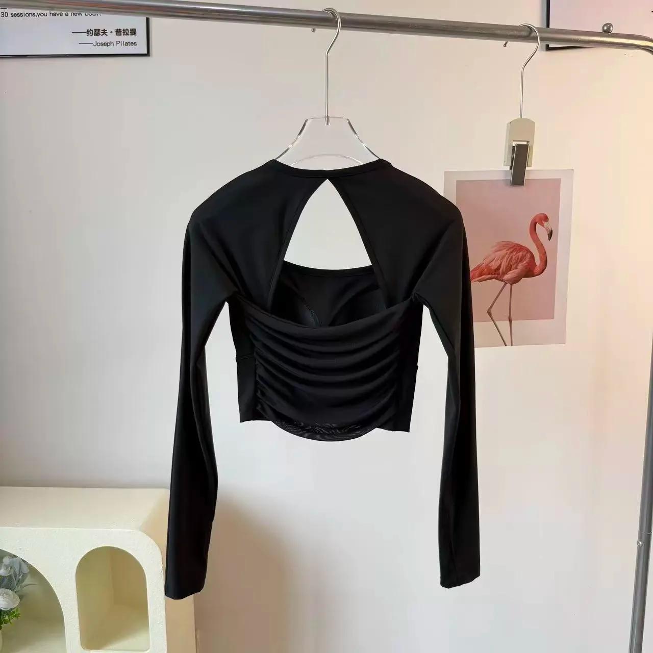 Haut de sport à manches longues pour femmes, avec coussinets de poitrine, vêtements de Yoga, vêtemen