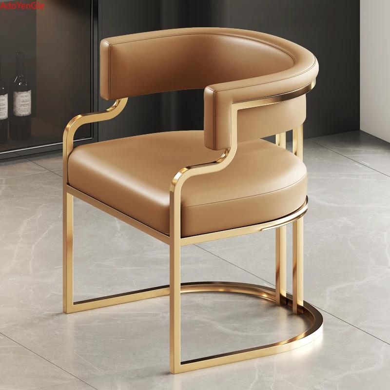 Chaises de salle à manger design beige avec pieds dorés, chaises de canapé tendance, chaises de luxe