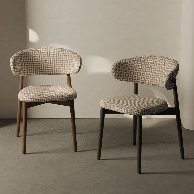Chaise de salle à manger design rétro en bois massif, tabouret à dossier en tissu de style brochure