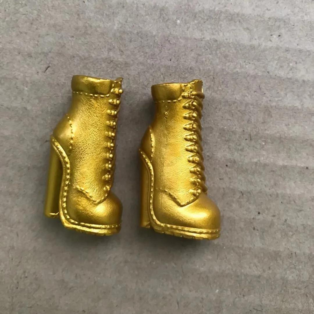 Chaussures originales pour mains de poupée, bottes, boucles d'oreilles, décors de remplacement, main