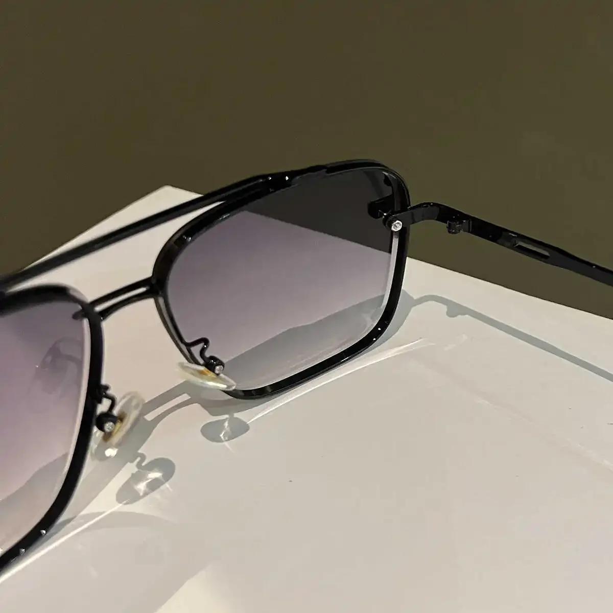 Lunettes de soleil Punk à grande monture en métal pour hommes et femmes, lunettes de conduite Cool,