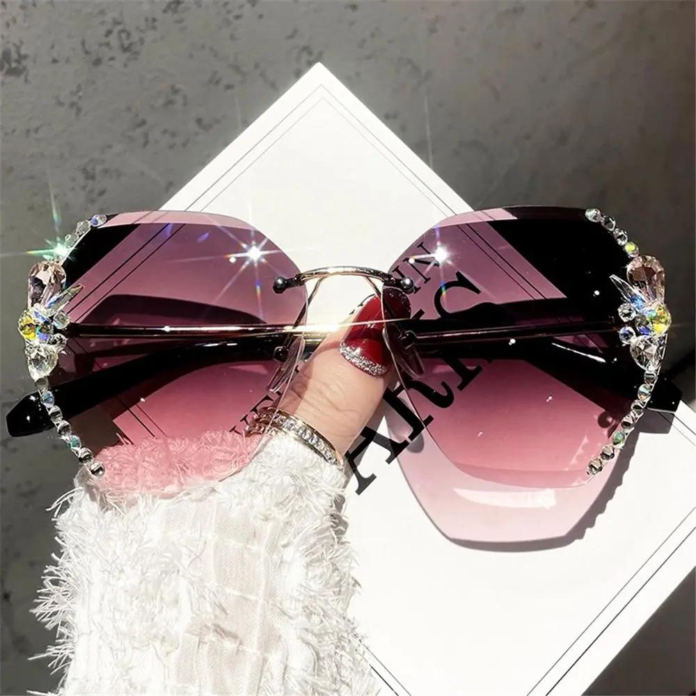 Nouvelles lunettes de soleil en métal sans bordure femmes lunettes de soleil décoratives en diamant