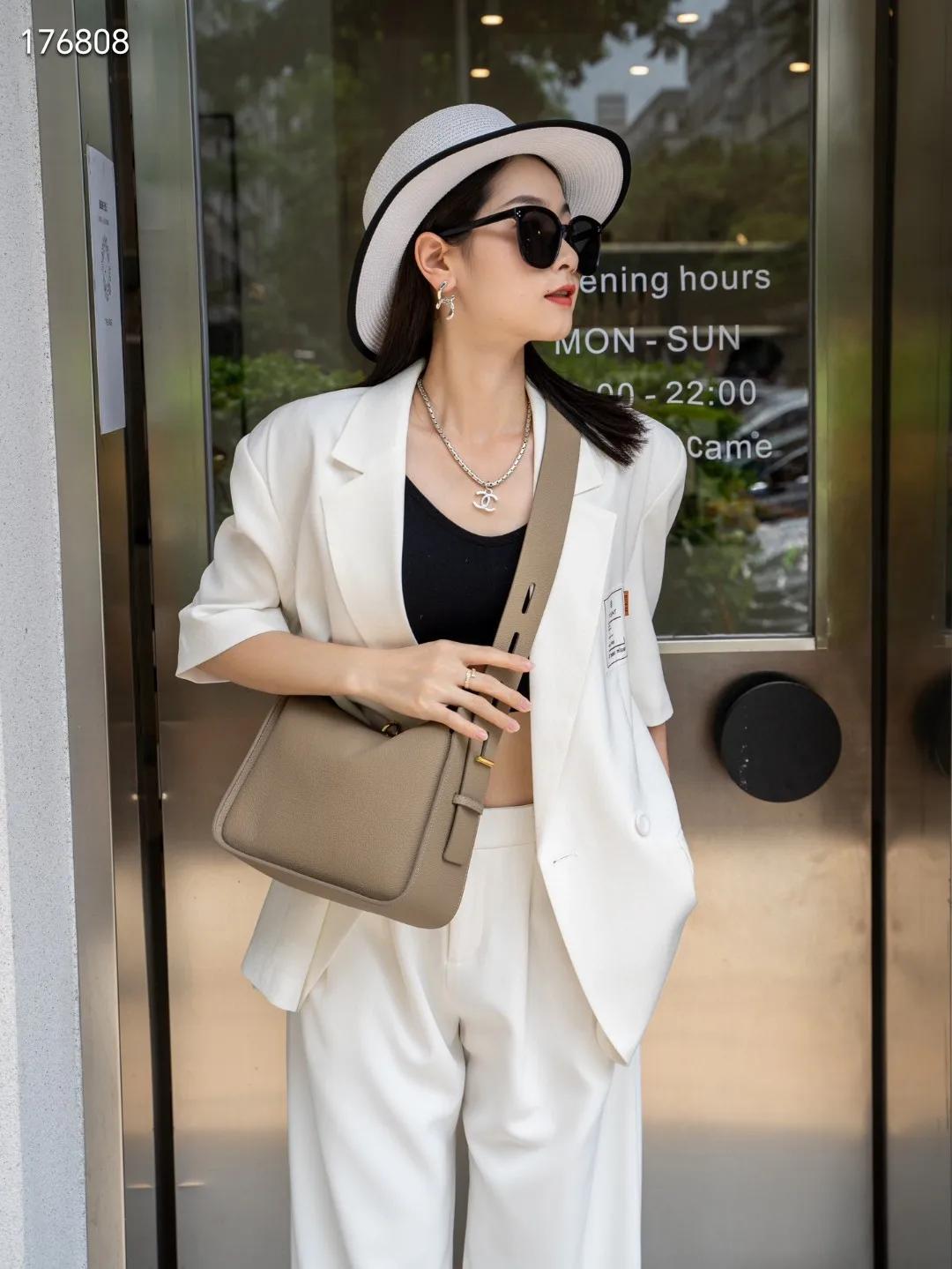 Nouveau sac de luxe de créateur de niche, sac à bandoulière et porté épaule pour femme, en cuir de v