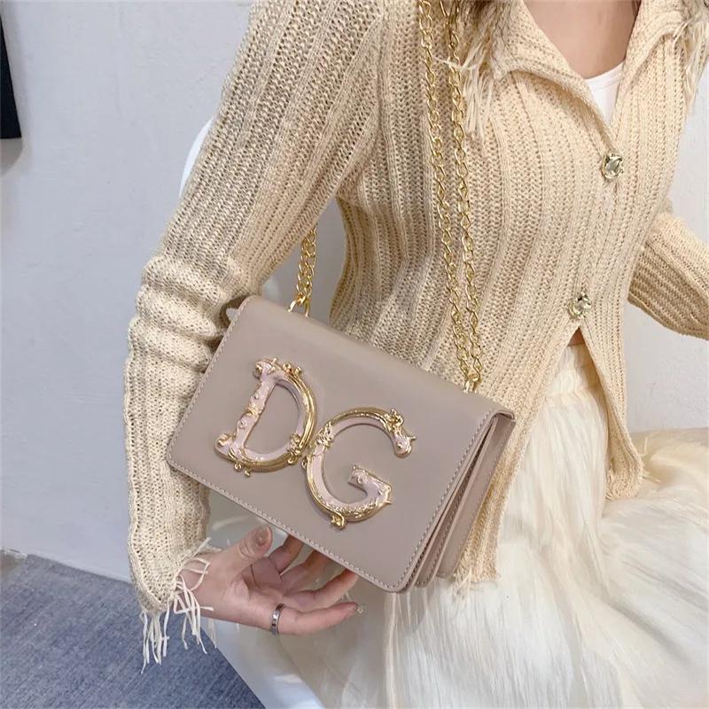 Sac carré de banquet, nouveau sac à bandoulière polyvalent et tendance pour femme avec chaîne