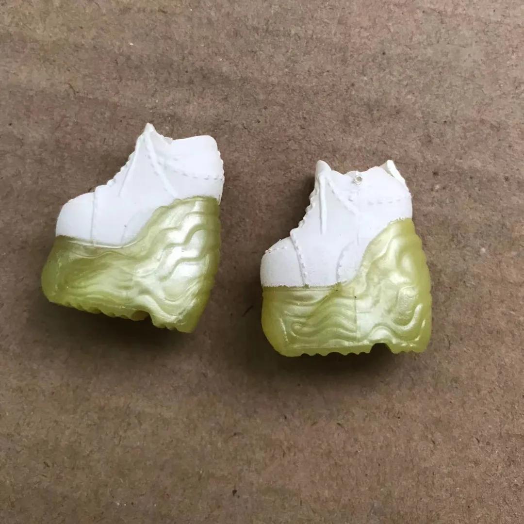 Chaussures originales pour mains de poupée, bottes, boucles d'oreilles, décors de remplacement, main