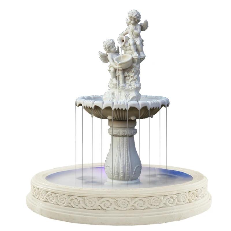 Fontaine à eau courante, ornement, grand étang à poissons en plein air, balcon, jardin, caractéristi