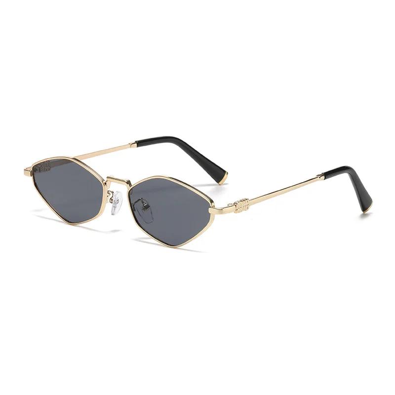 Lunettes de soleil en métal en forme de losange tendance pour femmes, polyvalentes pour la photograp