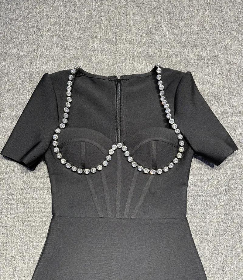 Robe à bandes pour femmes, couleur noire, Sexy, manches courtes, col carré, plumes, moulante, mi-mol