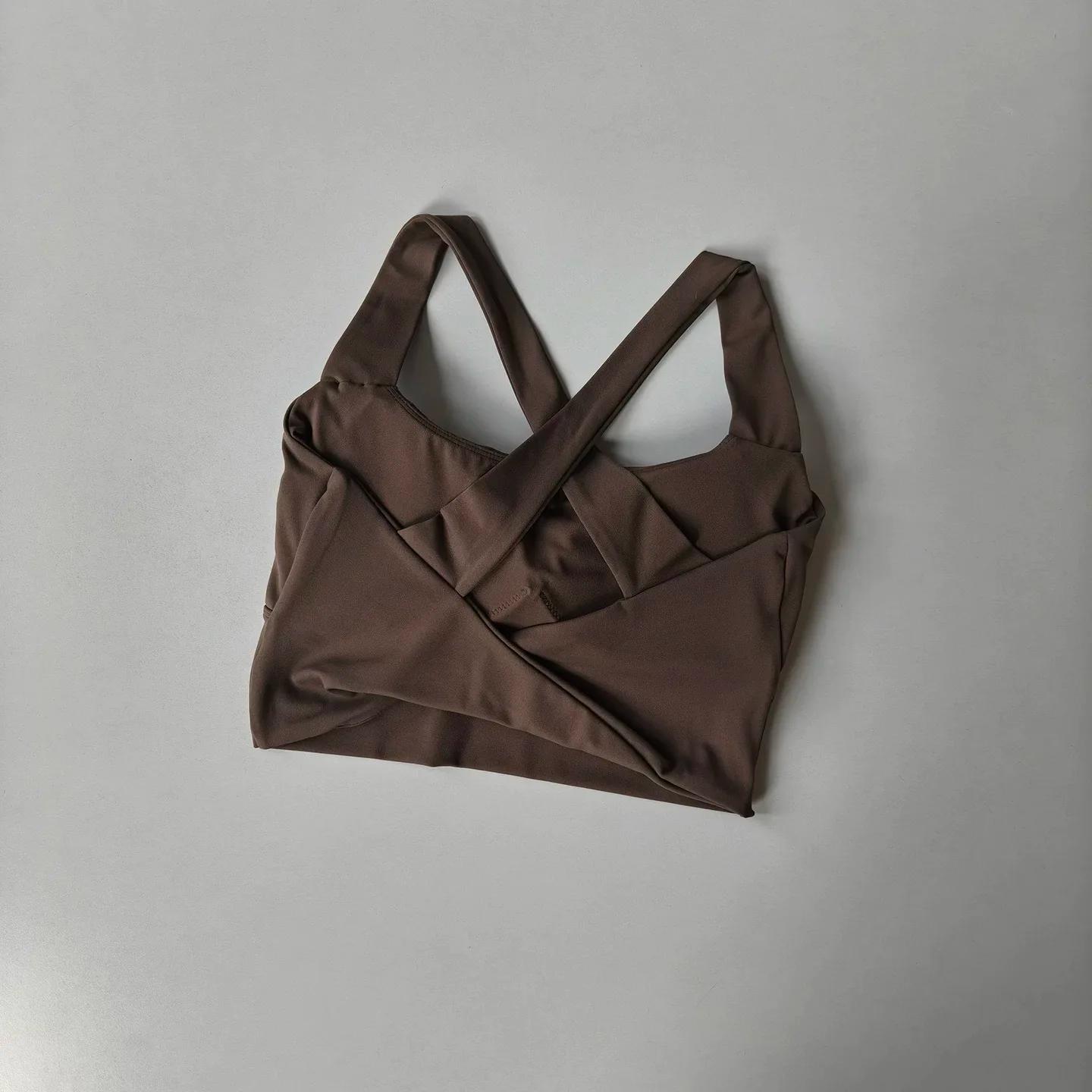 Brassière de sport pour femme à dos croisé, design dos élégant, pour entraînement d'intensité moyenn