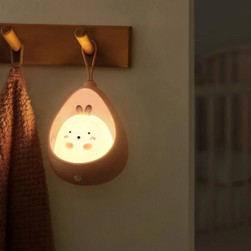 Veilleuse LED à détection humaine intelligente, aste par USB, veilleuse, chambre à coucher, chevet,