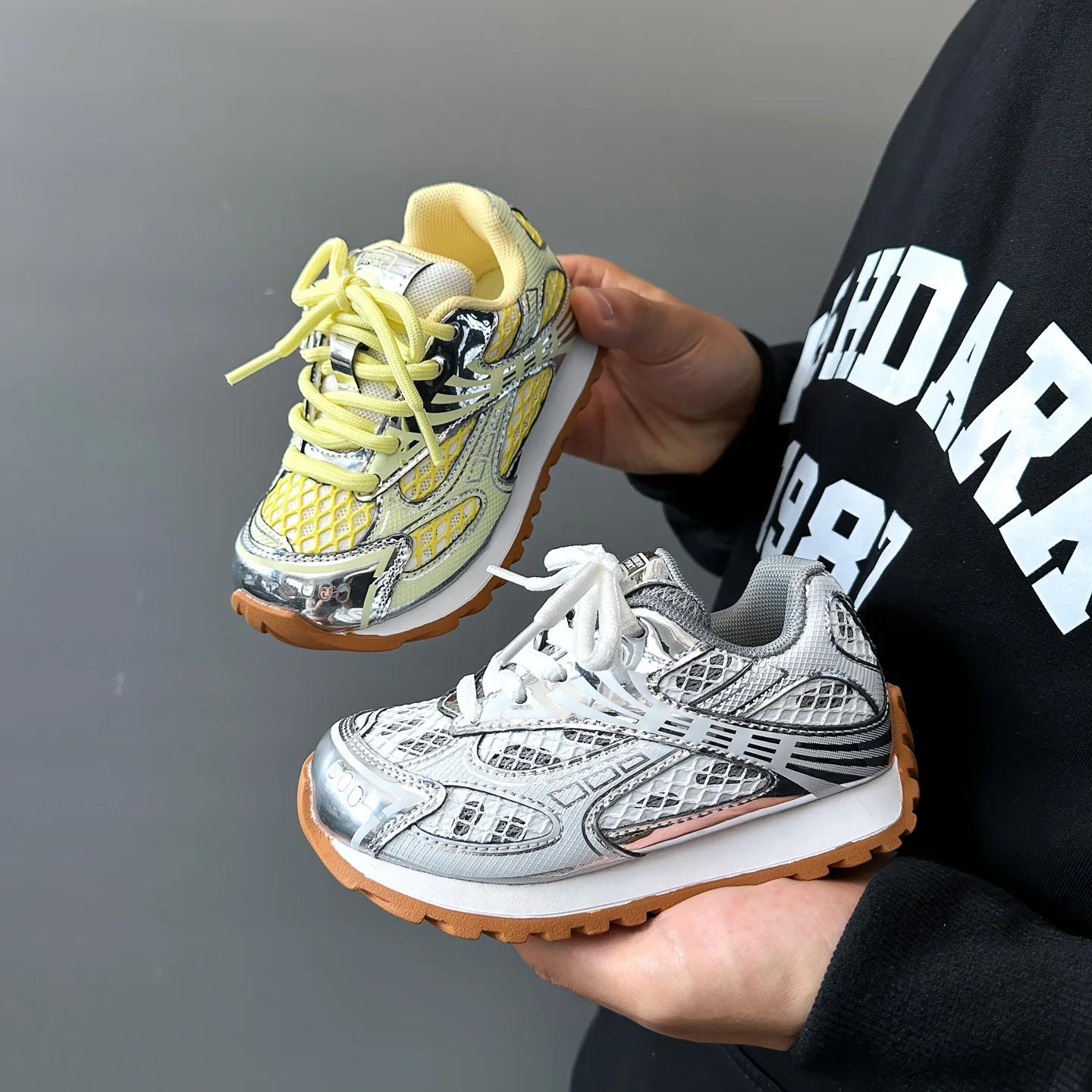 Baskets respirantes en maille de caoutchouc métallique pour enfants, chaussures de marche décontract