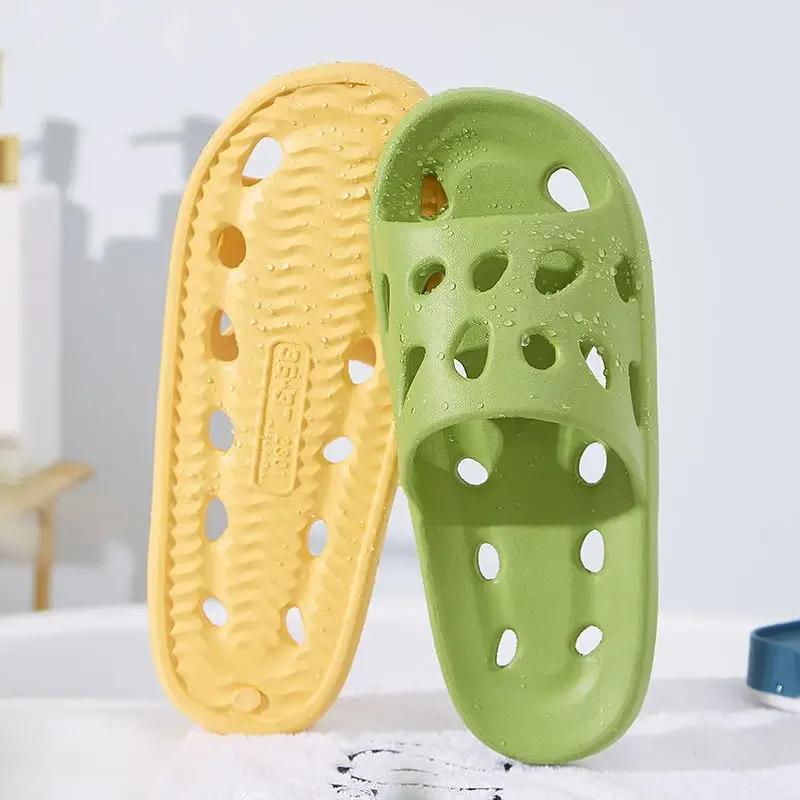 Pantoufles d'été en nuage pour femmes et hommes, tongs, sandales de plage, salle de bain, antidérapa