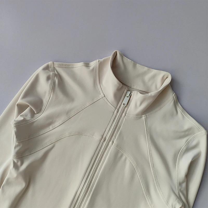 Costume de yoga haut de gamme col montant manches longues coupe-vent pour femmes fitness