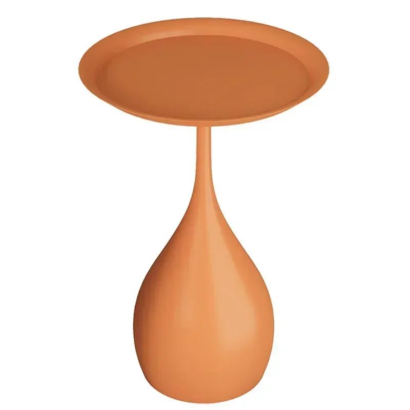 Table d'appoint élégante en métal, design moderne pour salon et chambre à coucher, fonctionnelle com