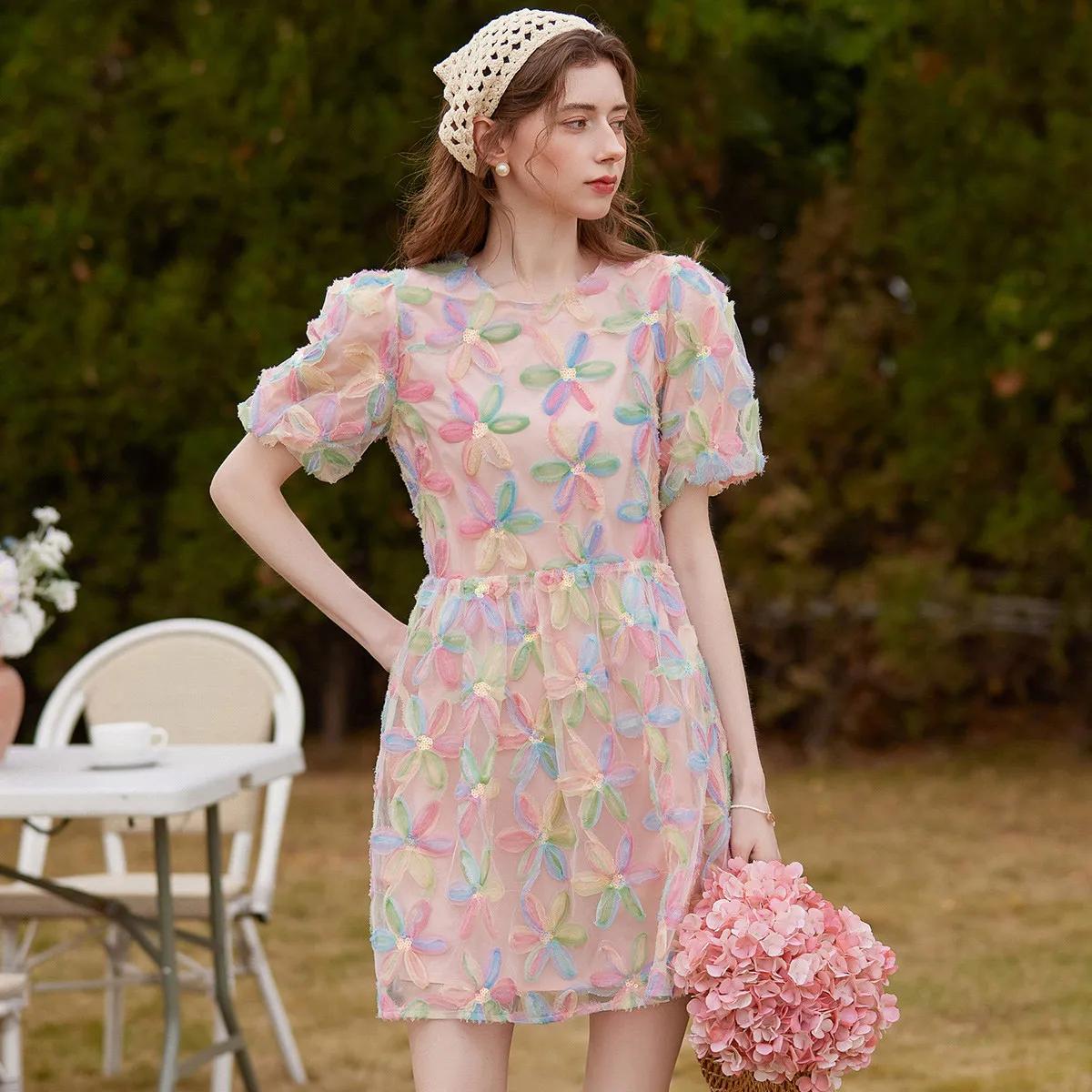 LOUIS YAO robe florale 2025 doux 3D couches sens couleur contraste robe à fleurs manches bouffantes