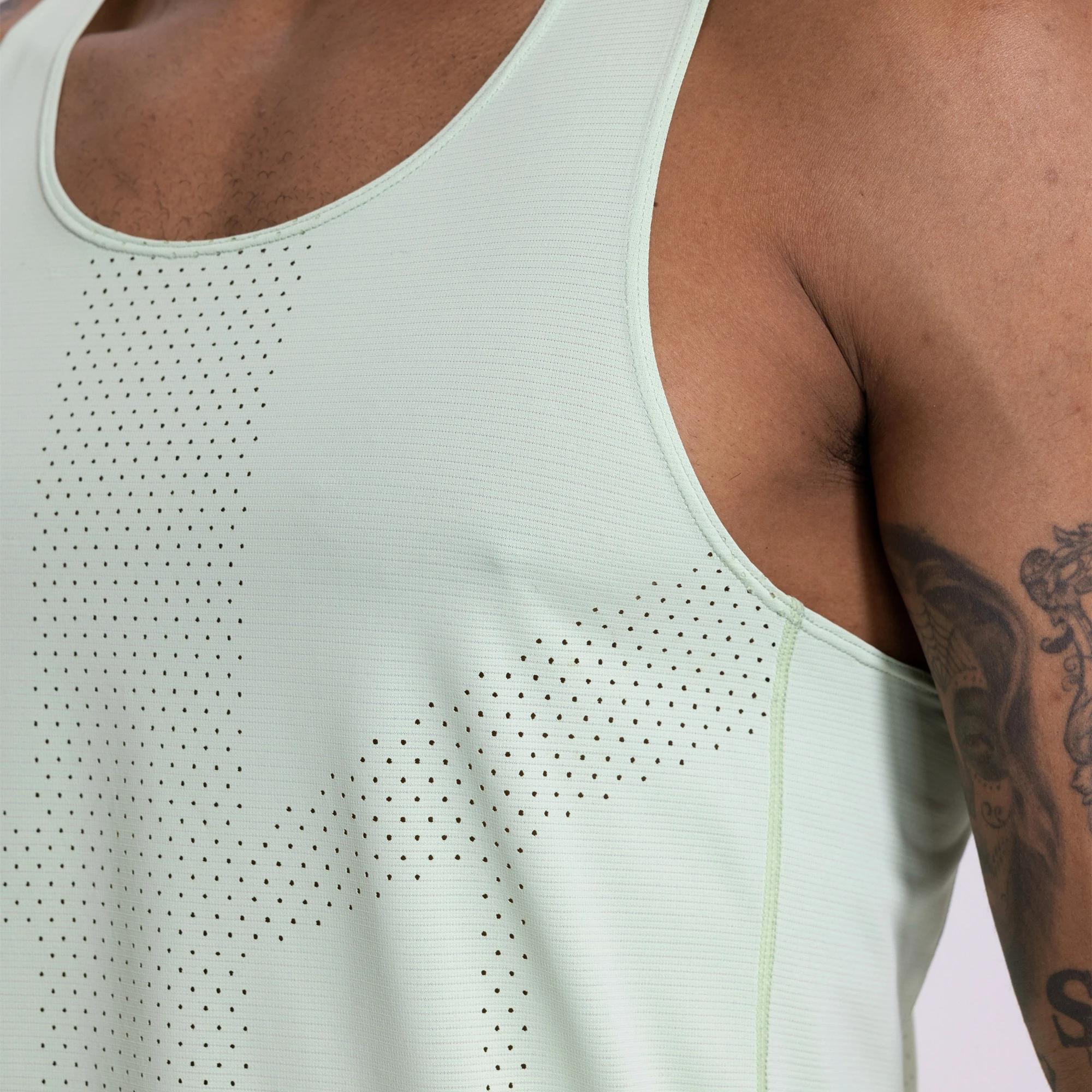 Débardeur athlétisme homme femme course vitesse gym fitness sans manches sportif matériaux techniques haute qualité ajustement parfait mouvement fluide confort durable