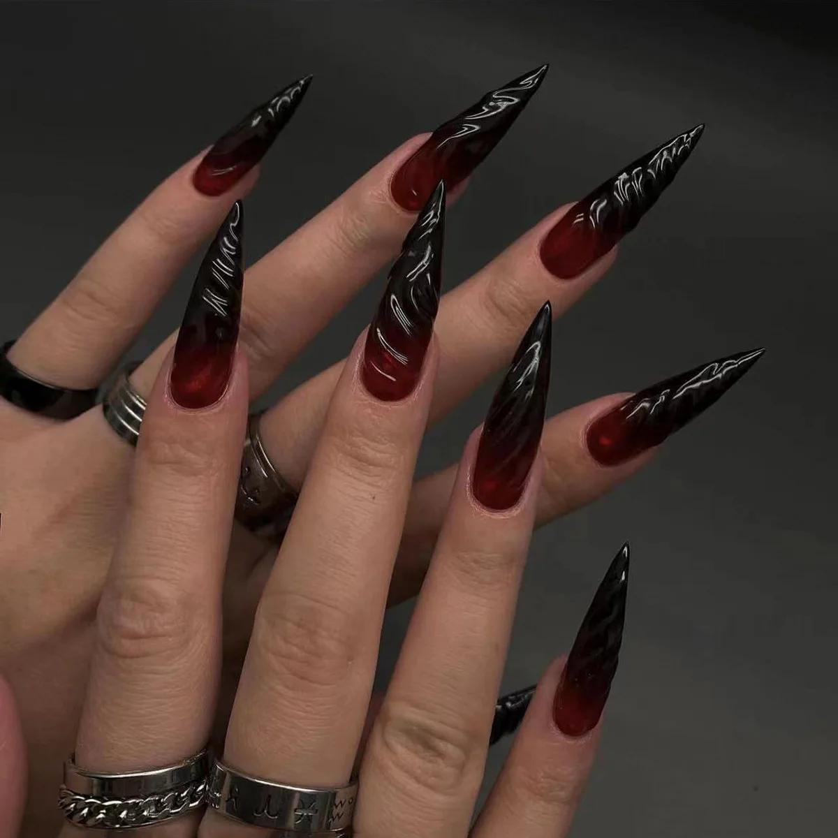 Faux ongles Halloween avec tête d'amande