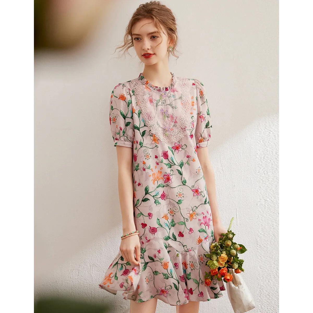 Modiis Yao-Robe florale brodée élégante