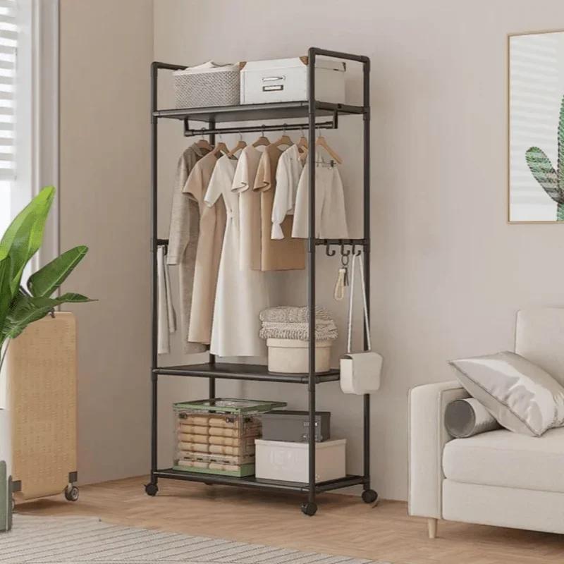 Support de rangement pour vêtements avec roulettes