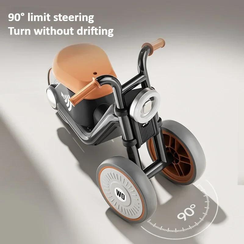 Vélo d'équilibre pour enfants, moto d'équilibre pour tout-petits avec musique et lumières, conception robuste sans pointe, roues silencieuses pour garçons et filles