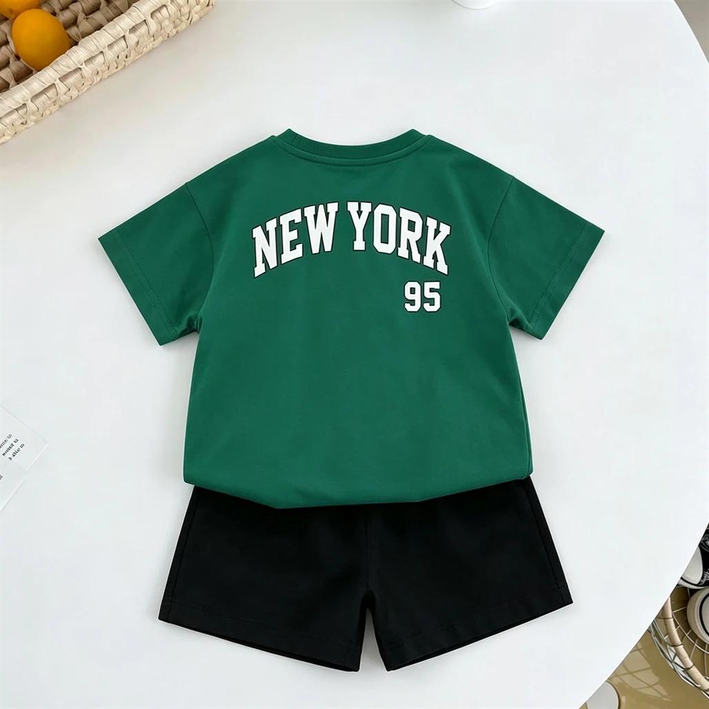 Ensemble de survêtement mode pour enfant : T-shirt noir et short d'été