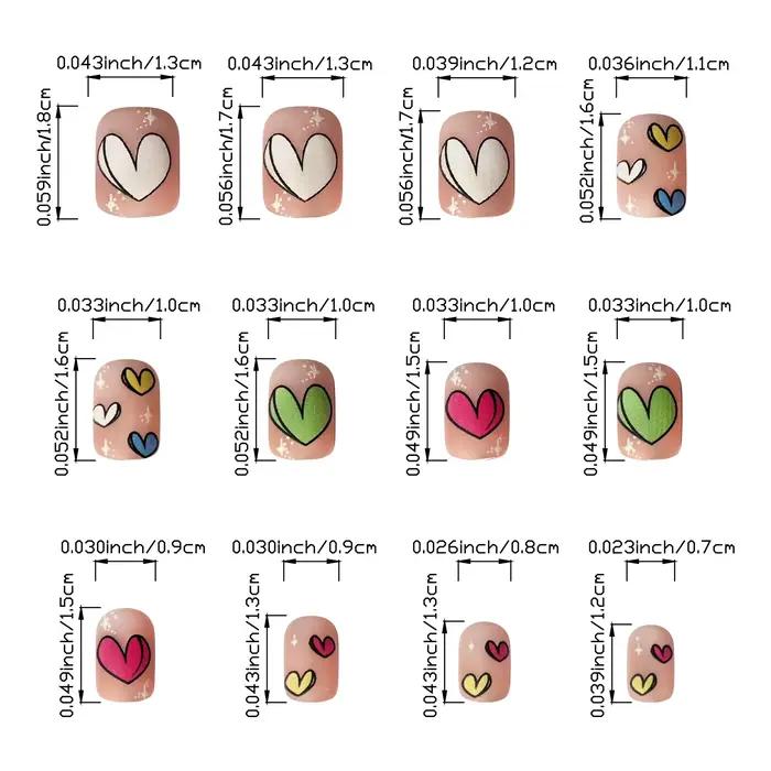 24 pièces faux ongles carrés courts mats, conception de coeur coloré couverture complète presse sur