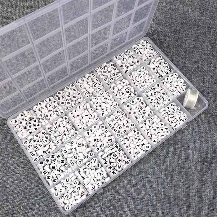 Ensemble de perles en acrylique avec lettres de l'alphabet anglais, kits avec cordons commandés pour