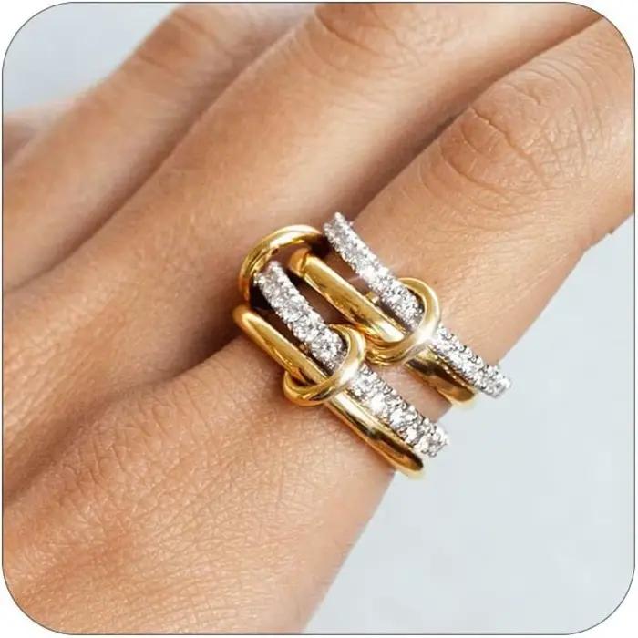 Une Niche bague de bijoux en cuivre bicolore à quatre anneaux, hypoallergénique, Style Ins, artefact