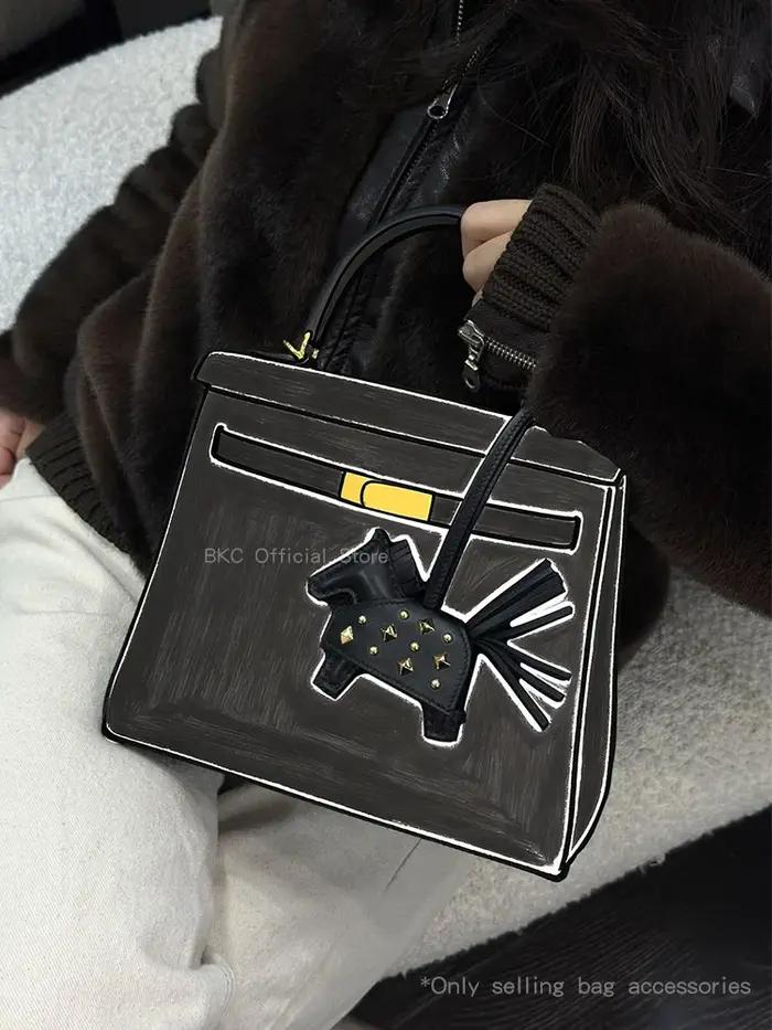 Breloque de sac Rodeo Robeo Rock en cuir véritable - Faite à la main avec des clous, du cuir de mout