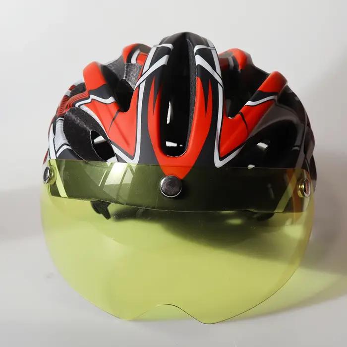 Casque de vélo avec visière transparente et lunettes intégrées pour cyclisme de route et VTT sécurité style protection UV