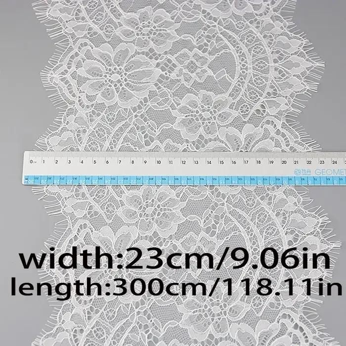 Dentelle à cils blanche