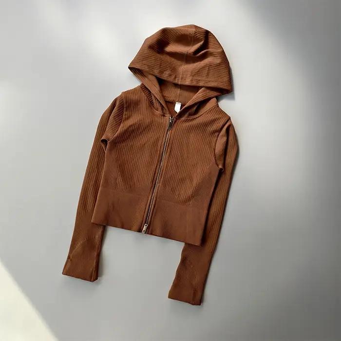 Veste sport femme moulante à double capuche : idéale running, yoga et pilates