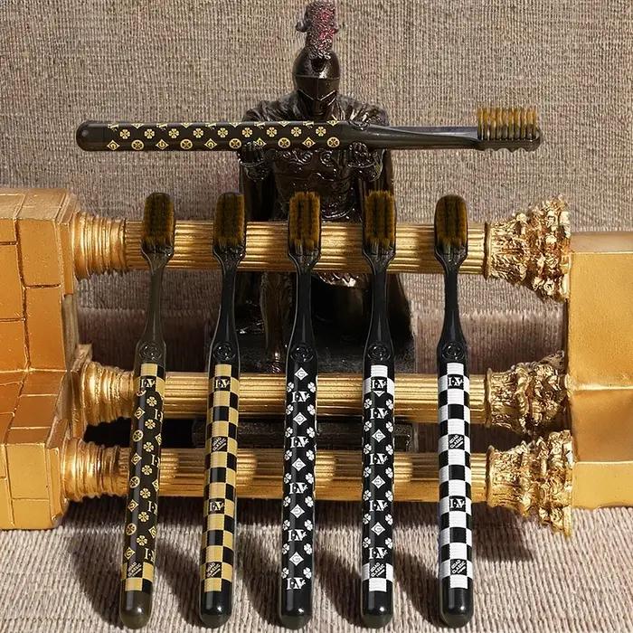 6 dans une boîte ; Brosse à dents à poils souples de haute qualité, manche en soie fine de luxe, têt