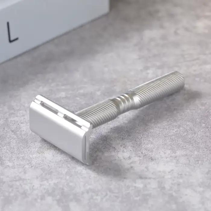 Rasoir de sécurité léger YAQI Ghost (version aluminium)