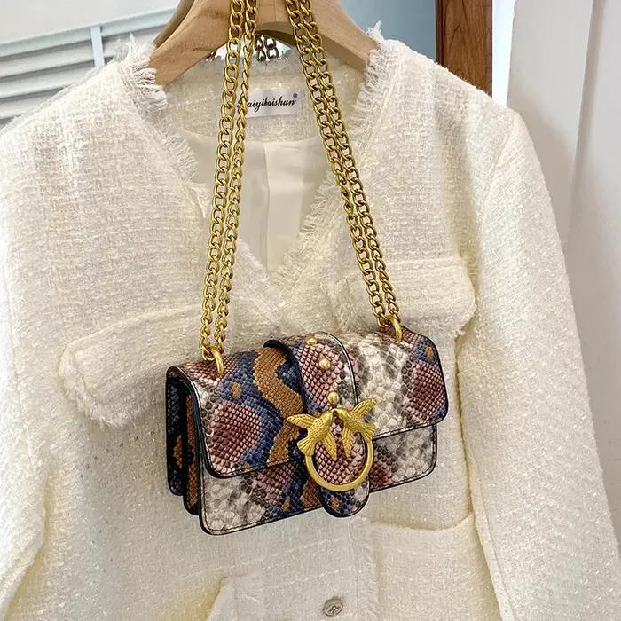 Sac carré mini 2026 à motif python et hirondelle, style vintage bohème chic, sac à bandoulière polyv