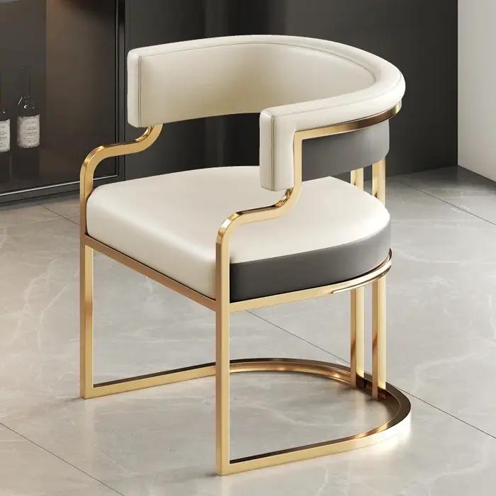 Chaises de salle à manger design beige avec pieds dorés, chaises de canapé tendance, chaises de luxe