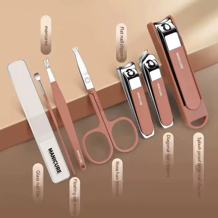 Ensemble de coupe-ongles anti-éclaboussures main dans la main avec coupe-ongles manucure coupe-ongle