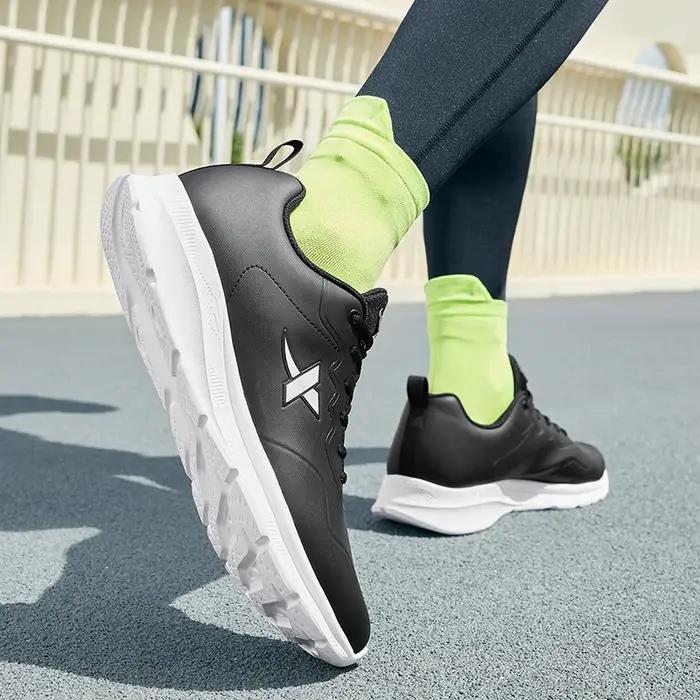 Chaussures de course homme imperméables en cuir avec amorti résistant à l'usure pour conditions hivernales baskets de jogging robustes et stylées pour coureurs