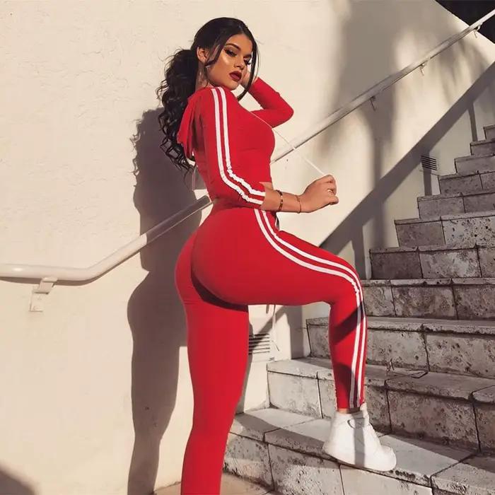 Ensemble de survêtement femme Fitness décontracté 2 pièces côté rayé capuche hauts pantalons extensible deux pièces tenue Chandal