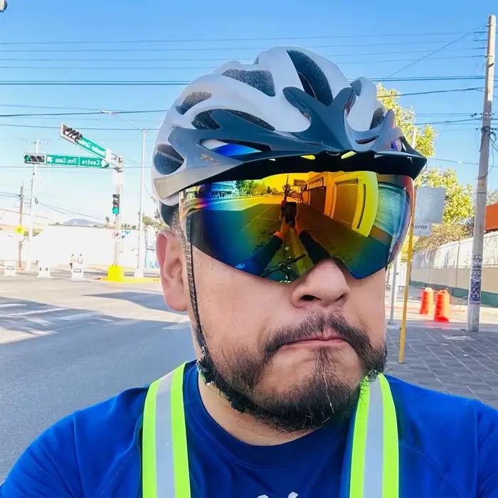 Casque de vélo avec lunettes intégrées visière anti-UV lentilles transparentes gris jaune argent pour route et VTT occasions spéciales